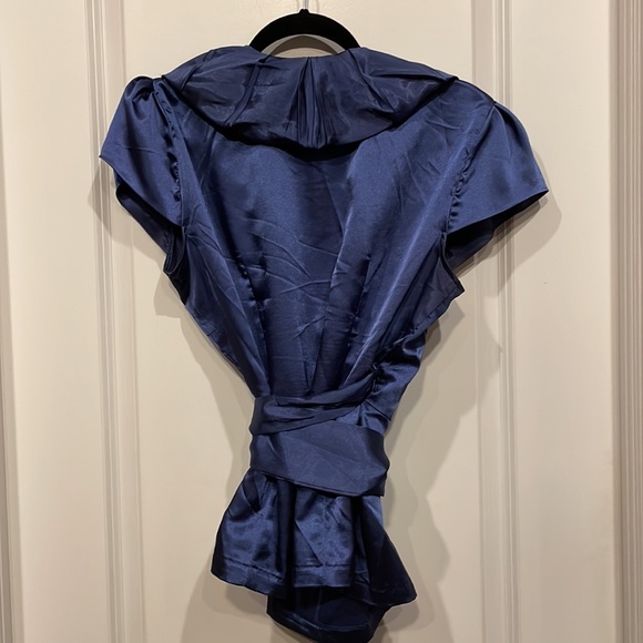 Ladies wrap blouse. - Picture 3 of 3